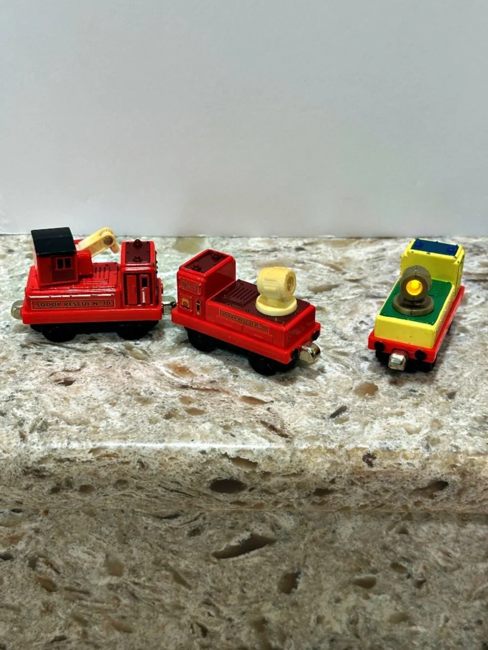 Thomas & Friends Sodor Rescue Airport Car Lot 3 Take Along 2004 Learning Curve
